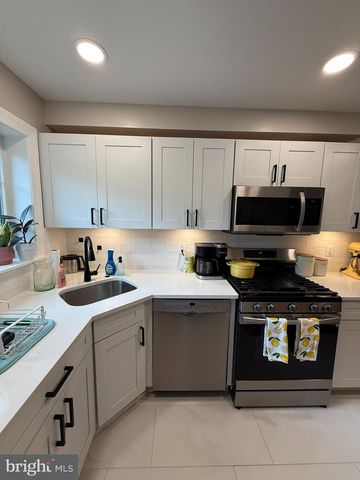 3771 GUNSTON RD, Alexandria, VA 22302