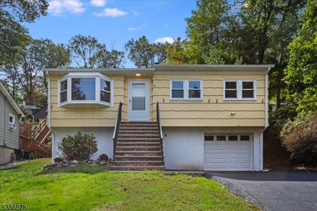 29 Condict Rd, Roxbury Twp., NJ 07850