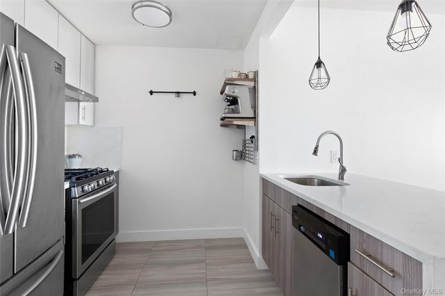 6298 Woodhaven Boulevard 4I, Rego Park, NY 11374