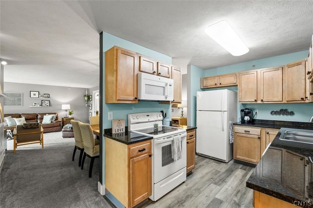 1402 Landrush, Van Buren, NY 13027