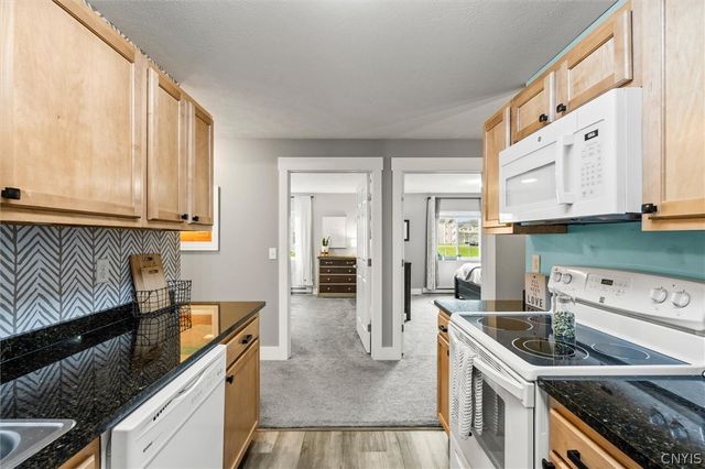1402 Landrush, Van Buren, NY 13027