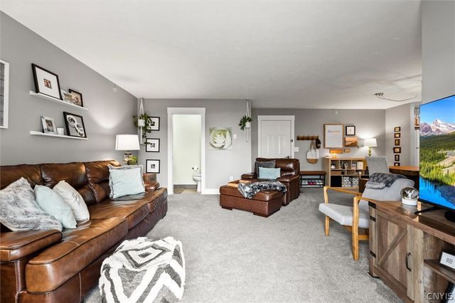 1402 Landrush, Van Buren, NY 13027