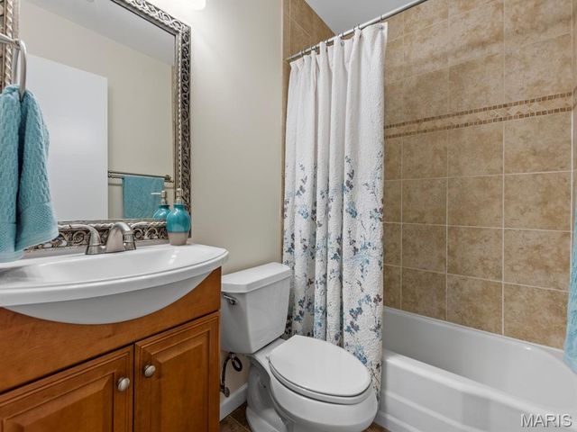 722 Lantern Lane, Olivette, MO 63132