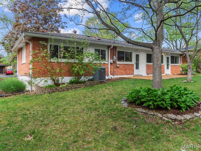 722 Lantern Lane, Olivette, MO 63132
