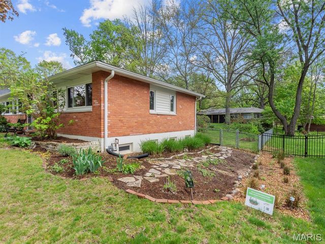 722 Lantern Lane, Olivette, MO 63132