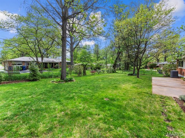 722 Lantern Lane, Olivette, MO 63132