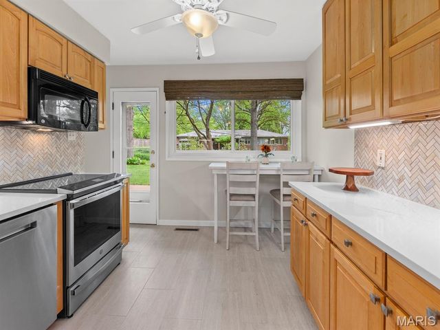722 Lantern Lane, Olivette, MO 63132