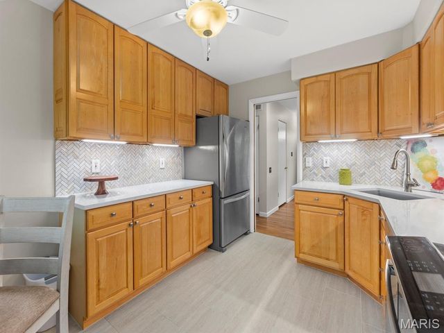 722 Lantern Lane, Olivette, MO 63132