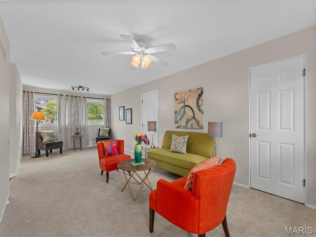 722 Lantern Lane, Olivette, MO 63132