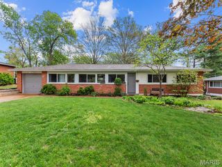 722 Lantern Lane, Olivette, MO 63132