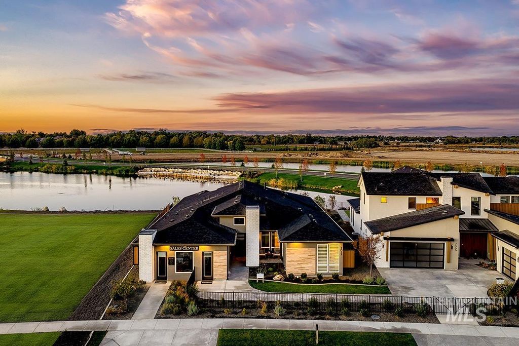 7051 Saddle Bred Way, Star, ID 83669