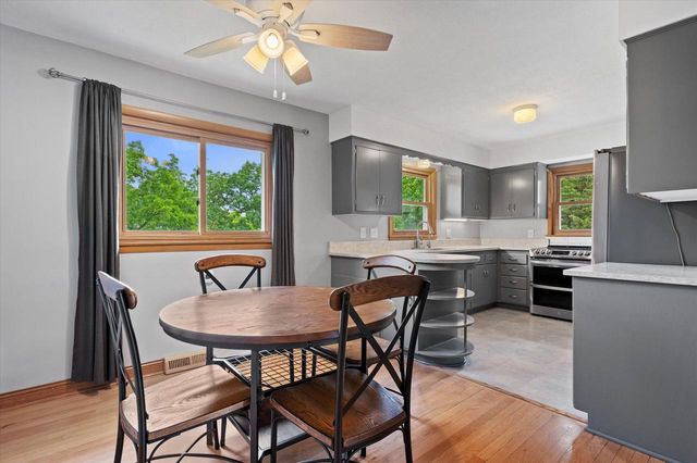 353 Tower COURT, Pewaukee, WI 53072