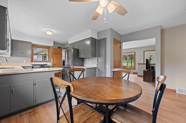 353 Tower COURT, Pewaukee, WI 53072