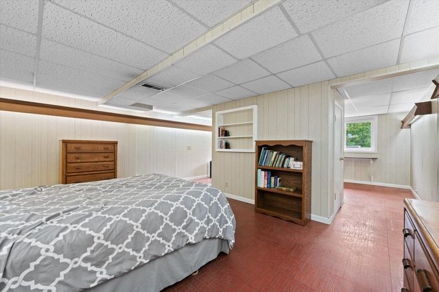 353 Tower COURT, Pewaukee, WI 53072