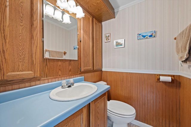 353 Tower COURT, Pewaukee, WI 53072
