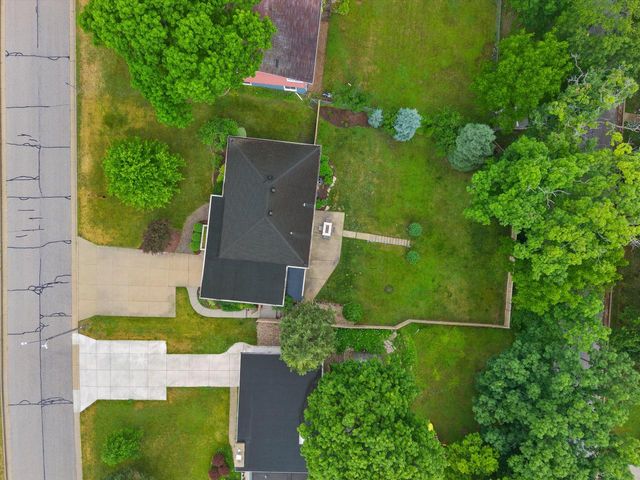 353 Tower COURT, Pewaukee, WI 53072