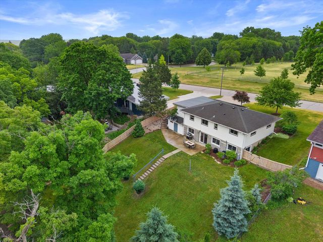 353 Tower COURT, Pewaukee, WI 53072