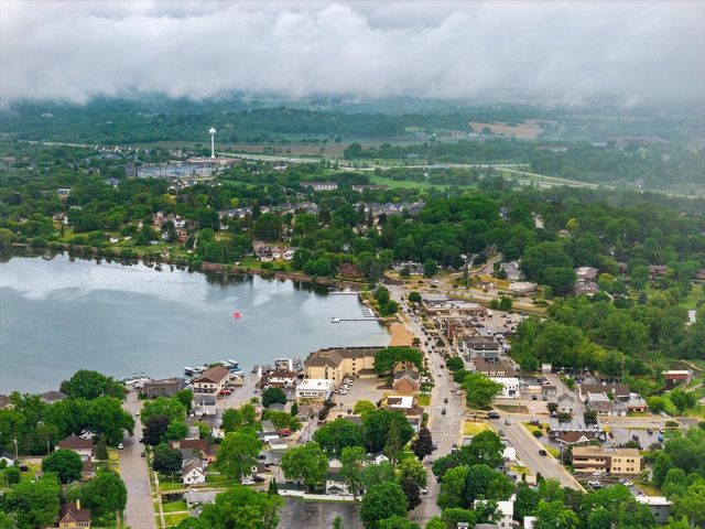 353 Tower COURT, Pewaukee, WI 53072