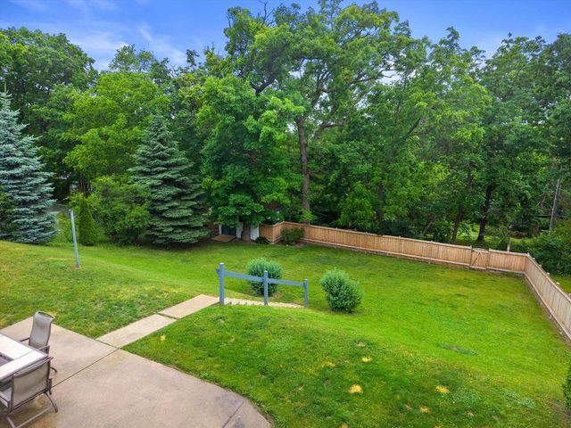 353 Tower COURT, Pewaukee, WI 53072