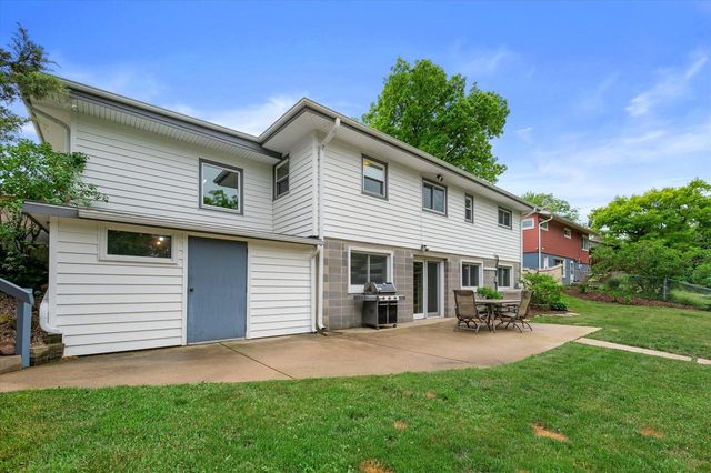 353 Tower COURT, Pewaukee, WI 53072