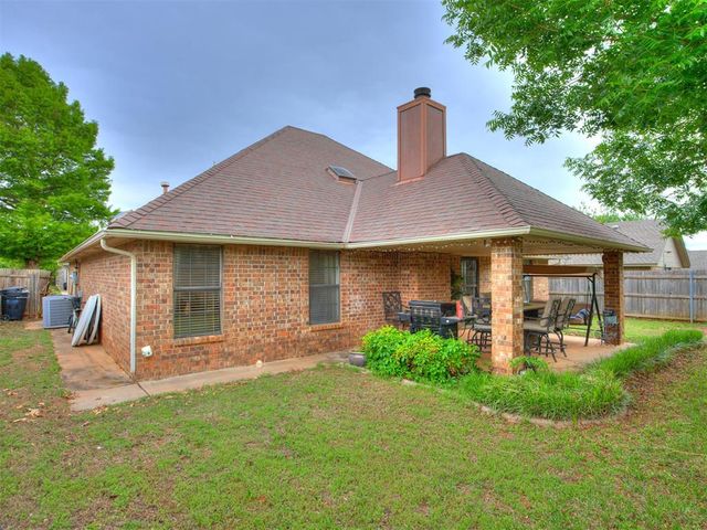1808 SE 15th Street, Moore, OK 73160