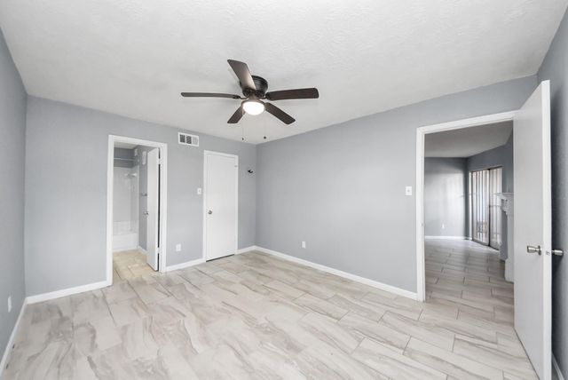 10735 Braes Bend Drive, Houston, TX 77071