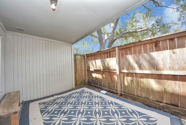10735 Braes Bend Drive, Houston, TX 77071