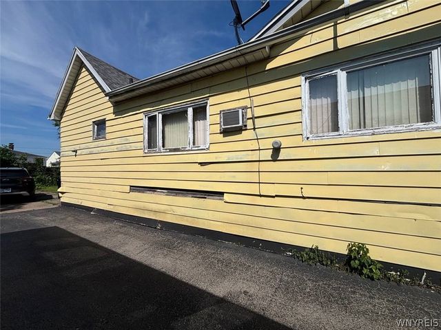 3236 North Avenue, Niagara Falls, NY 14305