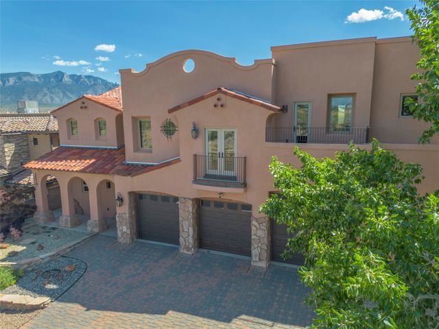 1009 C De Baca Lane, Bernalillo, NM 87004