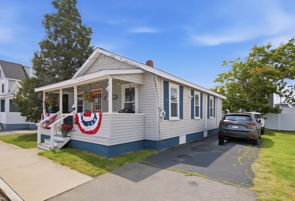 Image 2 of property listing at 51 Highland Avenue, Hampton, NH 03842