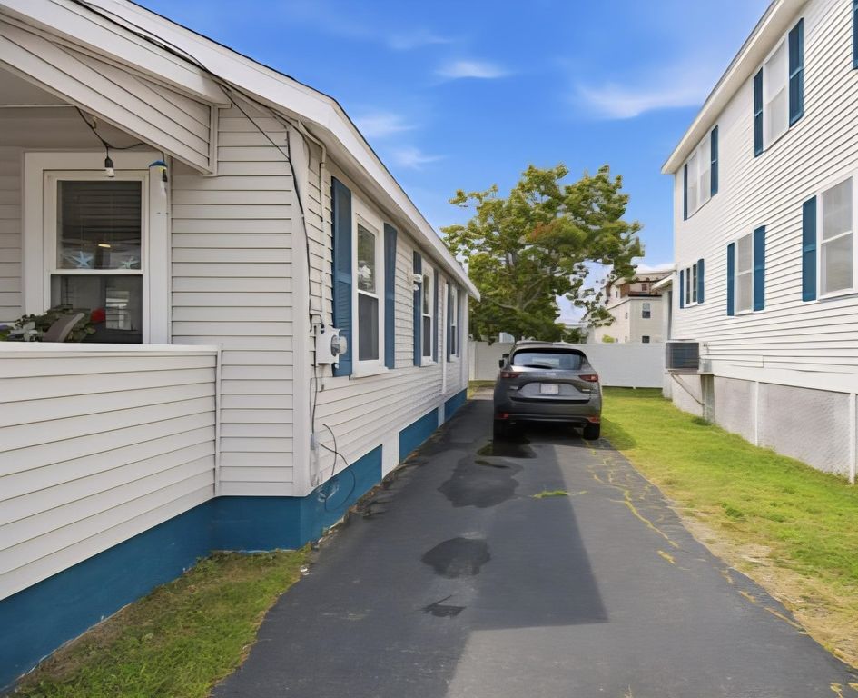 Image 4 of property listing at 51 Highland Avenue, Hampton, NH 03842