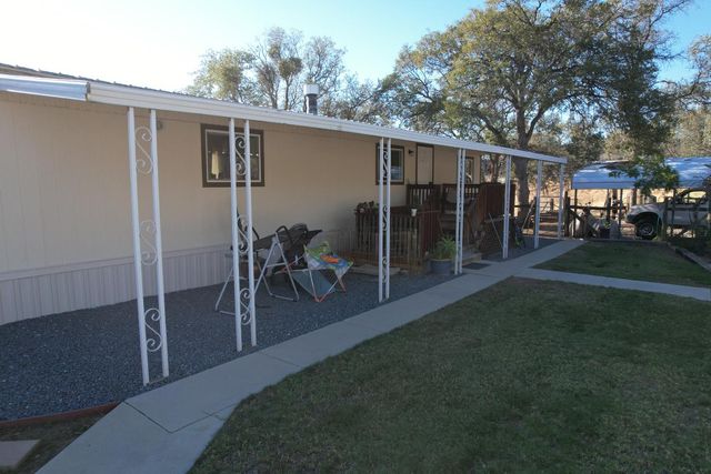 33379 Buttercup Lane, Yokuts Valley, CA 93675