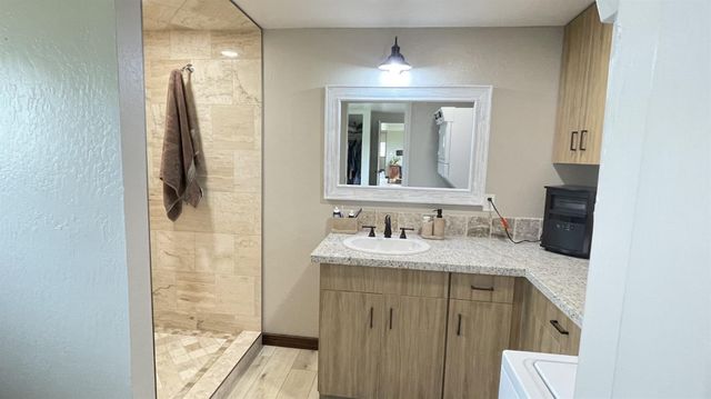 33379 Buttercup Lane, Yokuts Valley, CA 93675