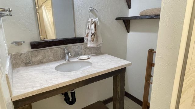 33379 Buttercup Lane, Yokuts Valley, CA 93675