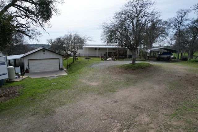 33379 Buttercup Lane, Yokuts Valley, CA 93675