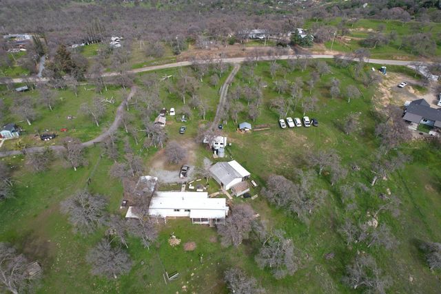 33379 Buttercup Lane, Yokuts Valley, CA 93675