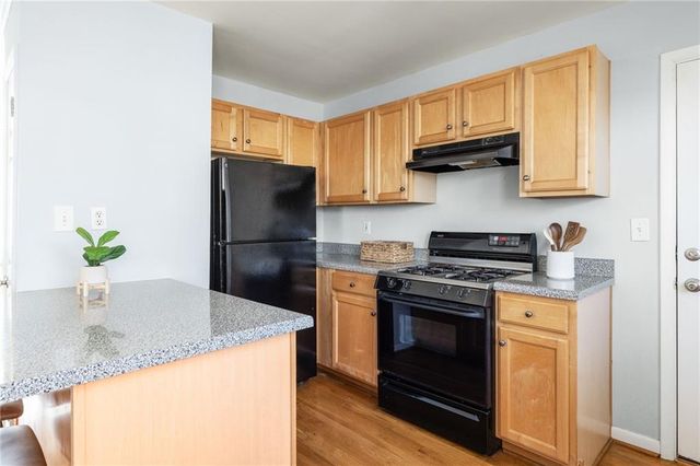 410 Candler Park NE Drive C8, Atlanta, GA 30307