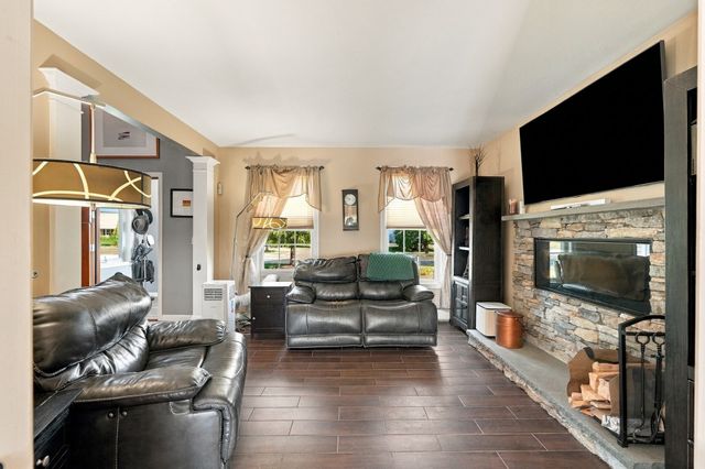 761 Council Oak Way, Dighton, MA 02715