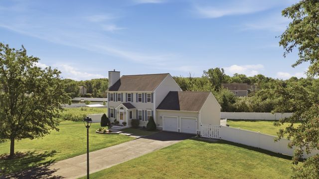 761 Council Oak Way, Dighton, MA 02715