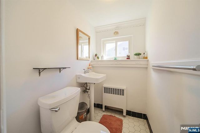 560 Boulevard, New Milford, NJ 07646
