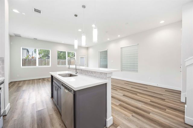 1411 Bigelow Street, Houston, TX 77009