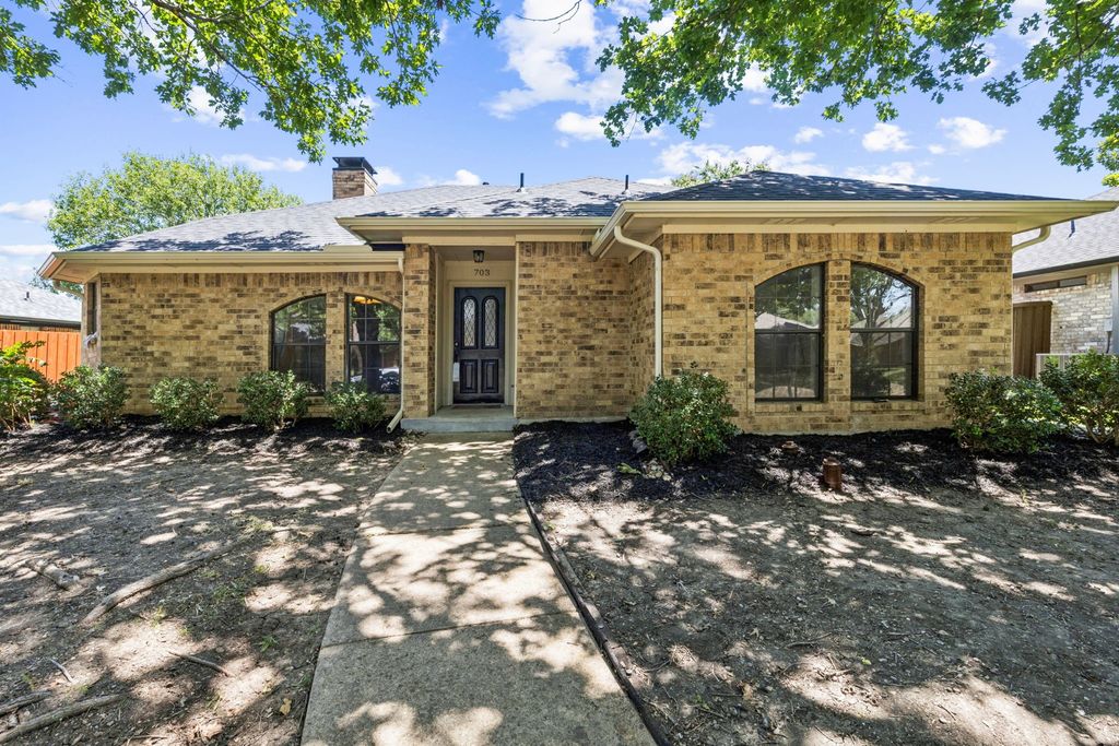 703 Stoneybrook Drive, Wylie, TX 75098