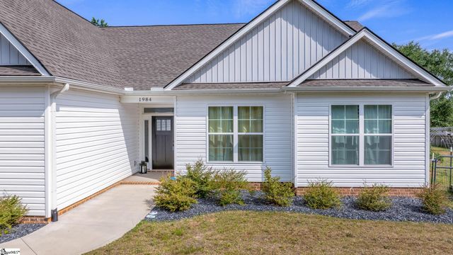 1984 Friendship Church Road, Gray Court, SC 29645