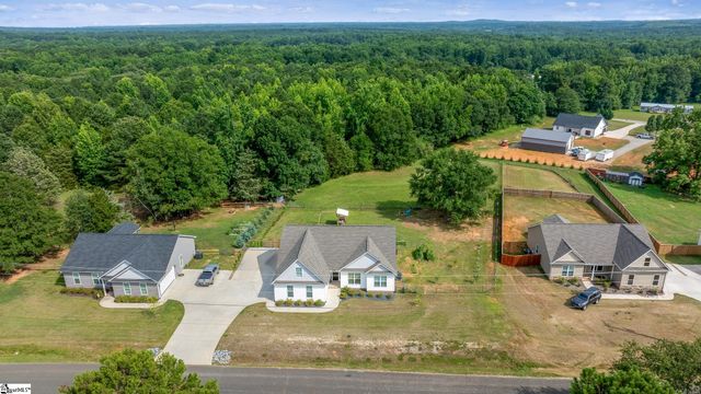 1984 Friendship Church Road, Gray Court, SC 29645