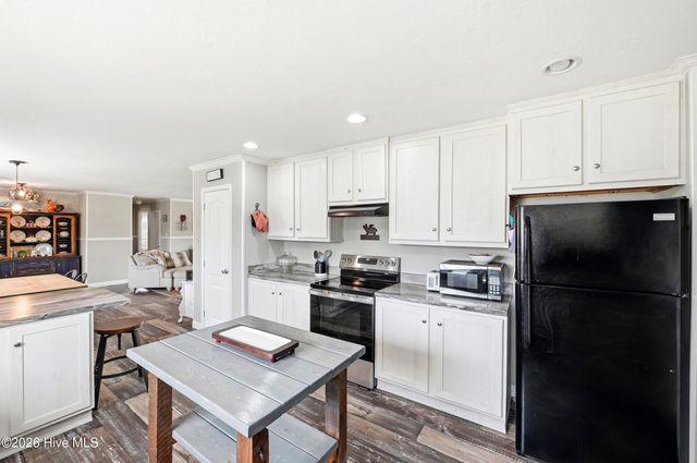 176 Zonnie Lane, Hampstead, NC 28443