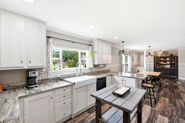 176 Zonnie Lane, Hampstead, NC 28443