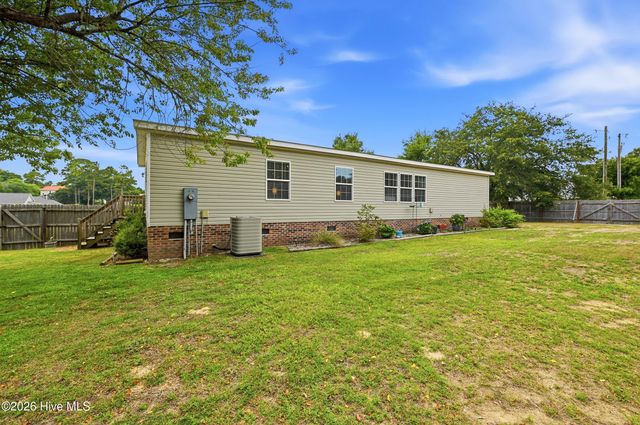 176 Zonnie Lane, Hampstead, NC 28443