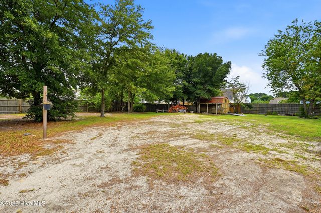 176 Zonnie Lane, Hampstead, NC 28443