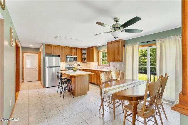 1033 Old Schaghticoke Road, Schaghticoke, NY 12154