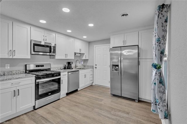 12 Neville ST, Portsmouth, VA 23701